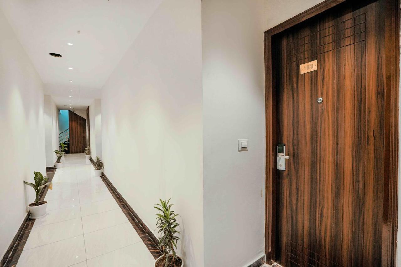 Hotel Paras Chandigarh Zirakpur Exterior photo