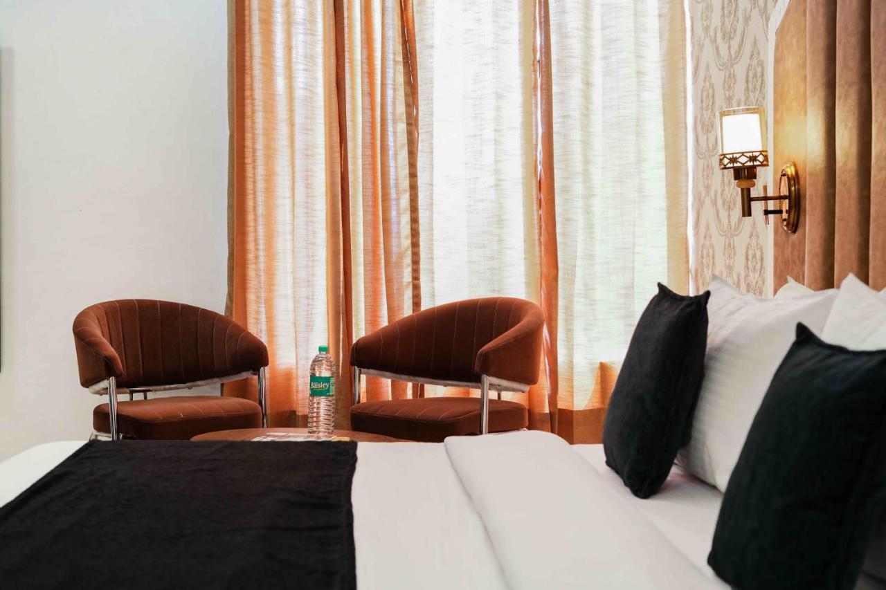 Hotel Paras Chandigarh Zirakpur Exterior photo