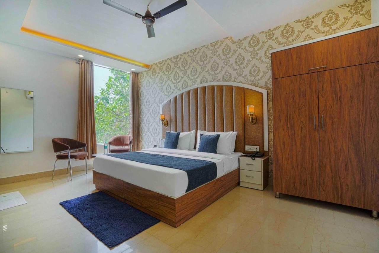 Hotel Paras Chandigarh Zirakpur Exterior photo