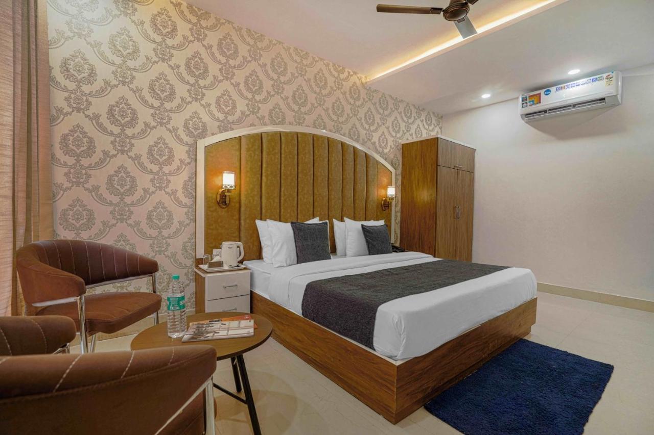 Hotel Paras Chandigarh Zirakpur Exterior photo