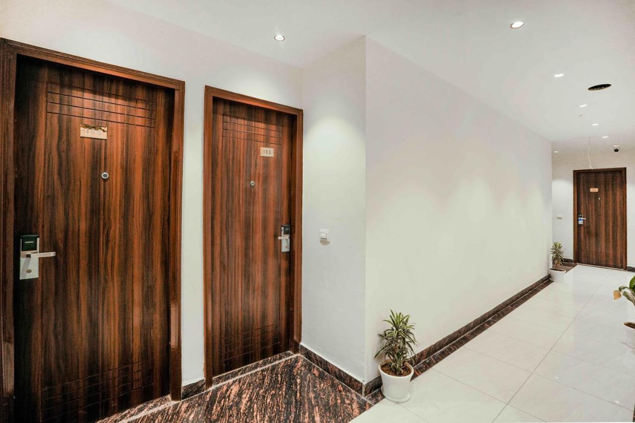 Hotel Paras Chandigarh Zirakpur Exterior photo