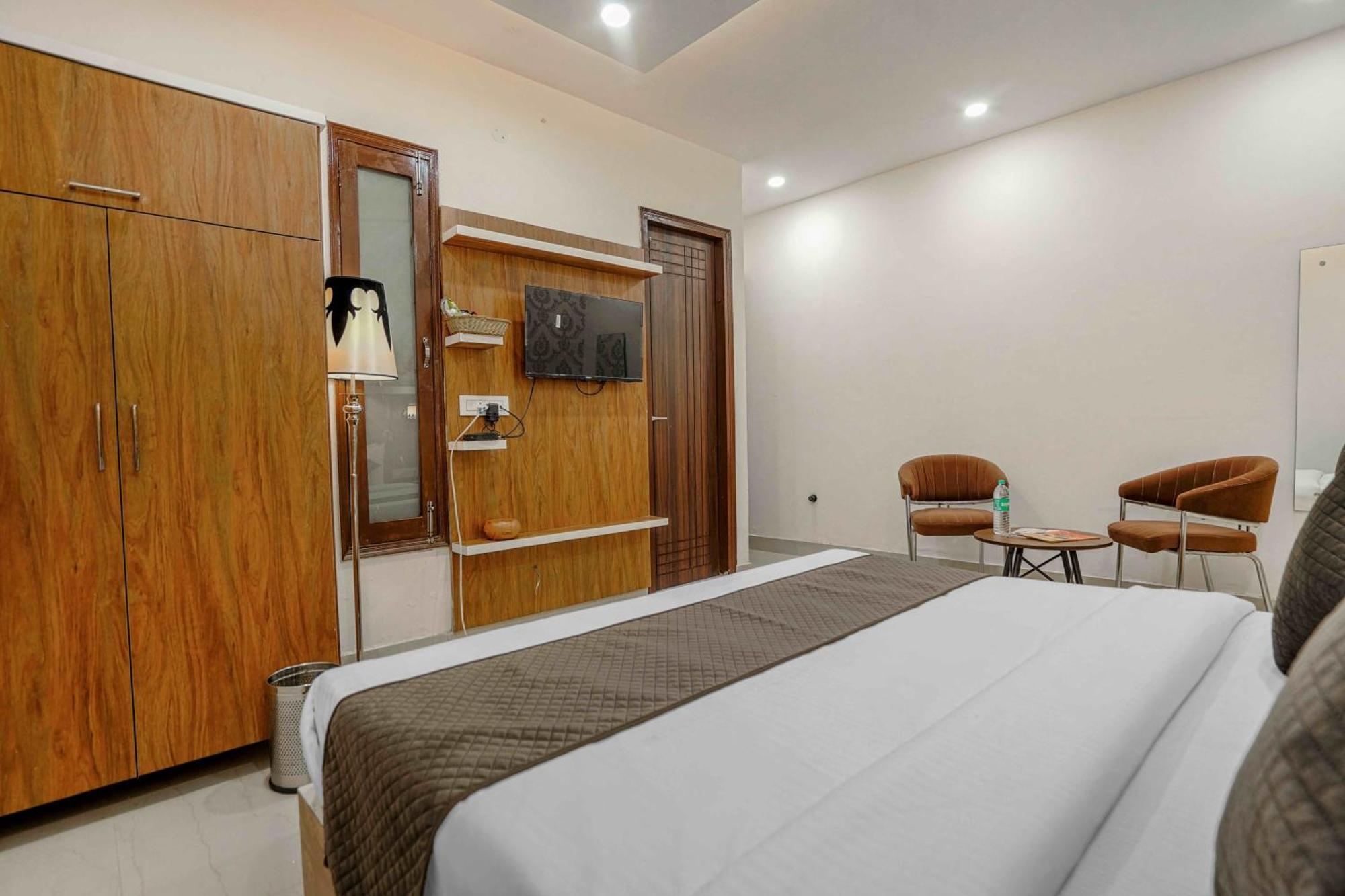 Hotel Paras Chandigarh Zirakpur Exterior photo