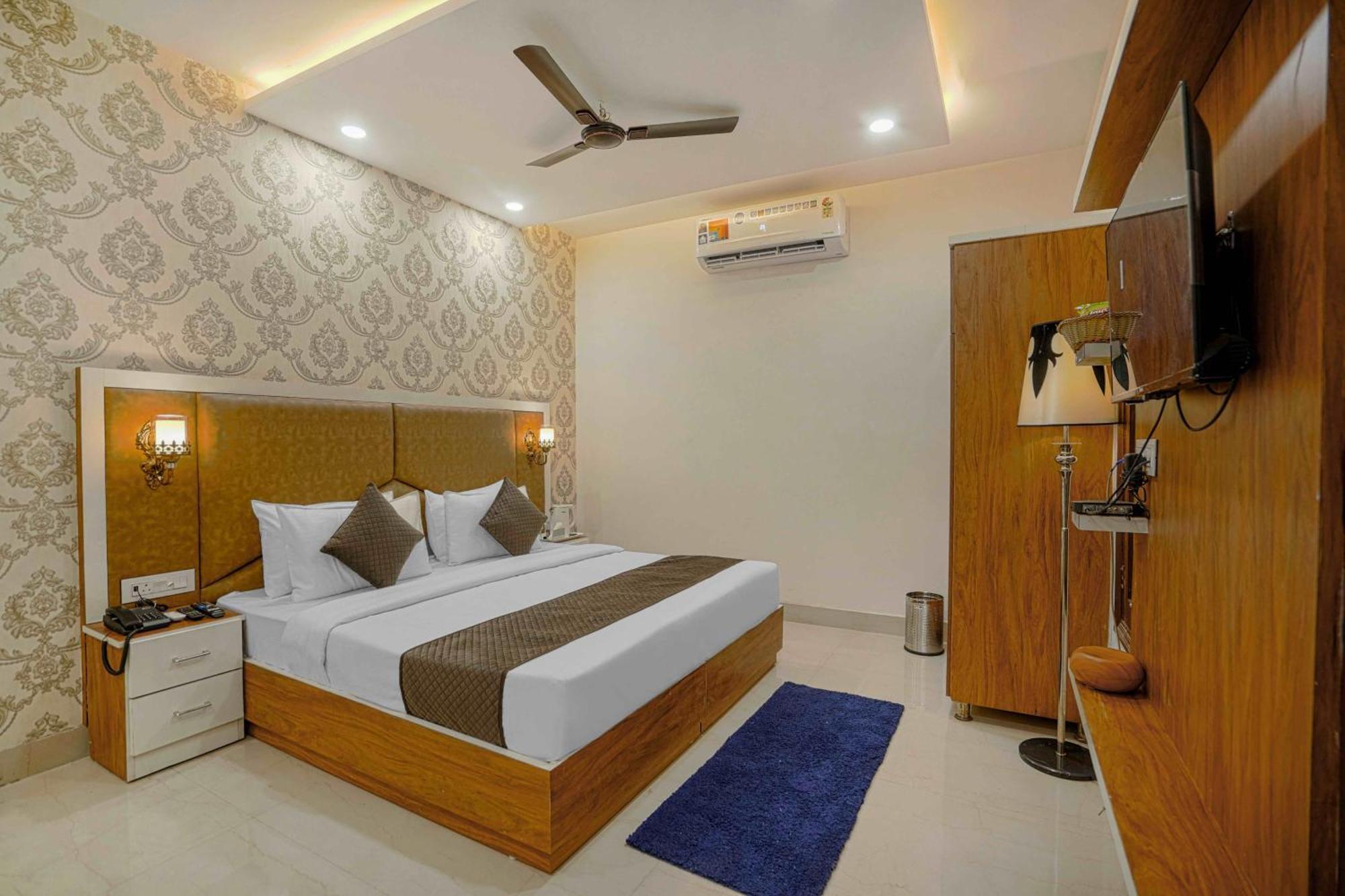 Hotel Paras Chandigarh Zirakpur Exterior photo